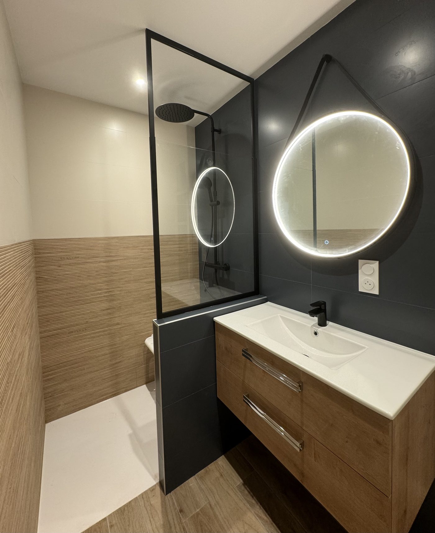 SDB noire et bois design